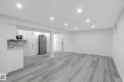 13043 Sherbrooke Avenue, Edmonton, AB - Indoor