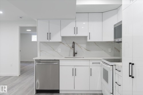 13043 Sherbrooke Avenue, Edmonton, AB - Indoor Photo Showing Kitchen With Upgraded Kitchen