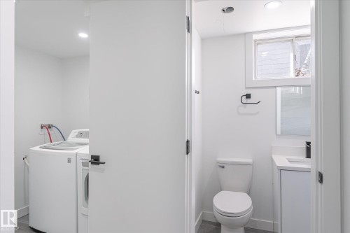 13043 Sherbrooke Avenue, Edmonton, AB - Indoor Photo Showing Other Room