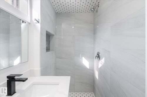 13043 Sherbrooke Avenue, Edmonton, AB - Indoor Photo Showing Bathroom