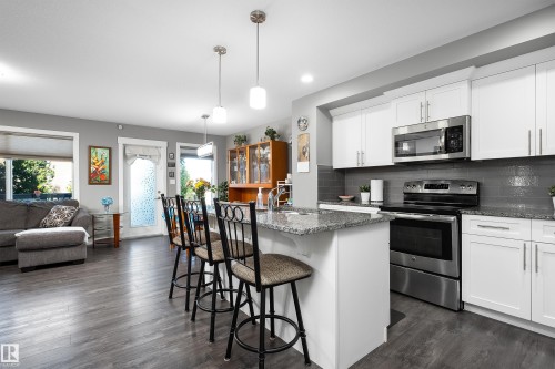 136 Reed Place, Leduc, AB - Indoor Photo Showing Kitchen