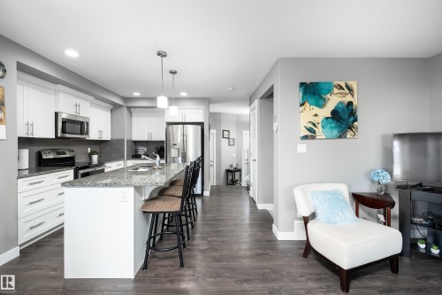 136 Reed Place, Leduc, AB - Indoor Photo Showing Kitchen With Upgraded Kitchen