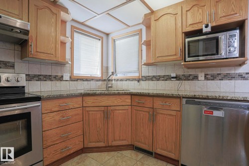 16120 57A Street Nw, Edmonton, AB - Indoor Photo Showing Kitchen