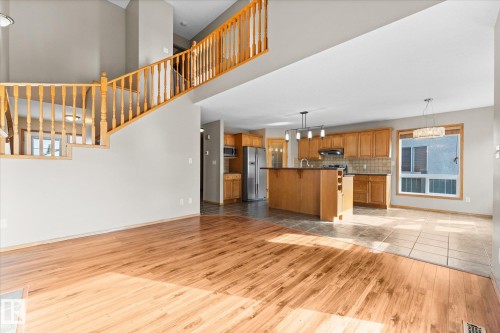 121 Castle Drive, Edmonton, AB - Indoor Photo Showing Other Room