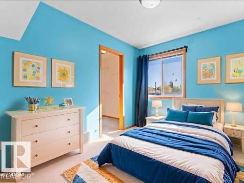 121 Castle Drive, Edmonton, AB - Indoor Photo Showing Bedroom