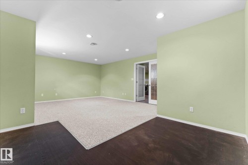 121 Castle Drive, Edmonton, AB - Indoor Photo Showing Other Room