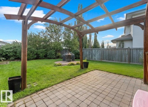 121 Castle Drive, Edmonton, AB - Outdoor