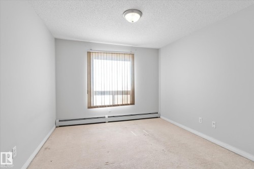 1302 330 Clareview Station Drive, Edmonton, AB - Indoor Photo Showing Other Room