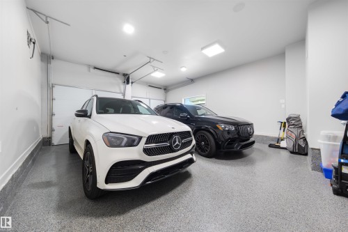 17 Windermere Drive, Edmonton, AB - Indoor Photo Showing Garage