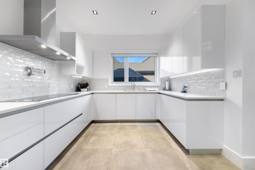 17 Windermere Drive, Edmonton, AB - Indoor Photo Showing Kitchen