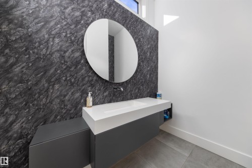 17 Windermere Drive, Edmonton, AB - Indoor Photo Showing Bathroom