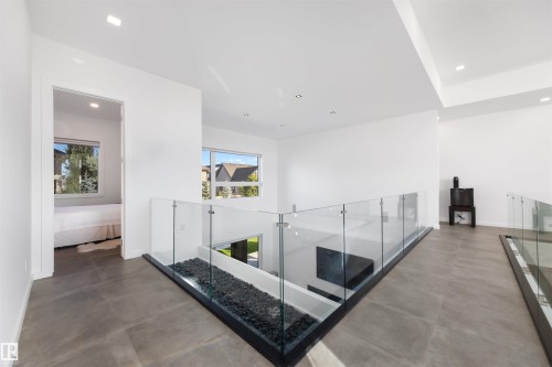 17 Windermere Drive, Edmonton, AB - Indoor Photo Showing Other Room