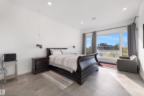 17 Windermere Drive, Edmonton, AB - Indoor Photo Showing Bedroom