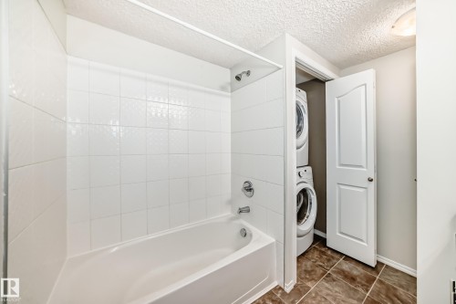 123 270 Mcconachie Drive, Edmonton, AB - Indoor Photo Showing Bathroom