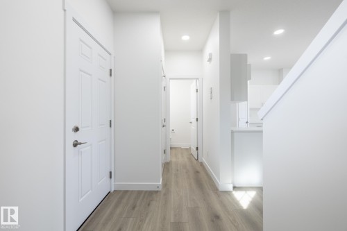 8639 97 Avenue, Morinville, AB - Indoor Photo Showing Other Room