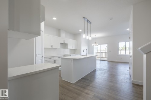 8639 97 Avenue, Morinville, AB - Indoor Photo Showing Kitchen