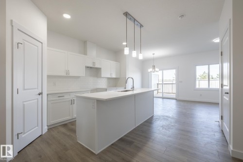 8639 97 Avenue, Morinville, AB - Indoor Photo Showing Kitchen With Upgraded Kitchen