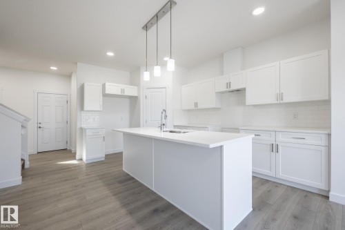 8639 97 Avenue, Morinville, AB - Indoor Photo Showing Kitchen