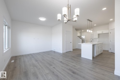 8639 97 Avenue, Morinville, AB - Indoor Photo Showing Kitchen