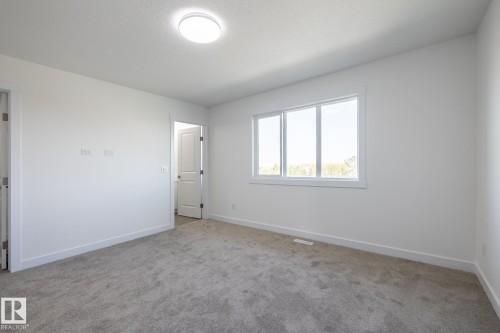 8639 97 Avenue, Morinville, AB - Indoor Photo Showing Other Room