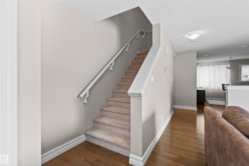 56 5317 3 Avenue, Edmonton, AB - Indoor Photo Showing Other Room