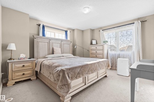 56 5317 3 Avenue, Edmonton, AB - Indoor Photo Showing Bedroom