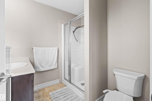 56 5317 3 Avenue, Edmonton, AB - Indoor Photo Showing Bathroom