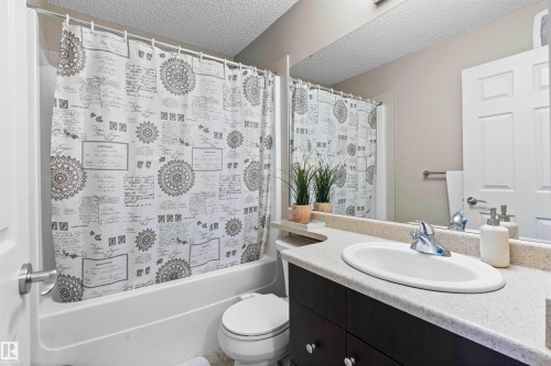 56 5317 3 Avenue, Edmonton, AB - Indoor Photo Showing Bathroom