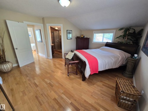 13207 109 Avenue, Edmonton, AB - Indoor Photo Showing Bedroom