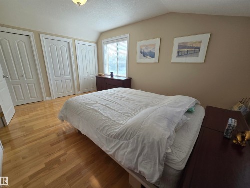 13207 109 Avenue, Edmonton, AB - Indoor Photo Showing Bedroom