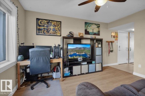 4 9650 82 Avenue, Edmonton, AB - Indoor Photo Showing Office