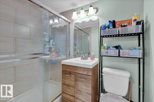 4 9650 82 Avenue, Edmonton, AB - Indoor Photo Showing Bathroom