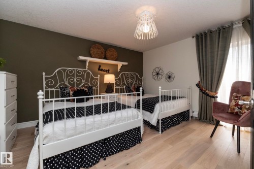 304 14 Mission Avenue, St. Albert, AB - Indoor Photo Showing Bedroom