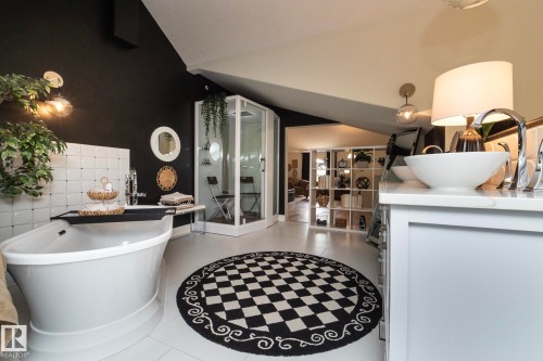 304 14 Mission Avenue, St. Albert, AB - Indoor Photo Showing Bathroom