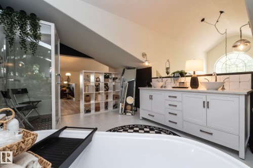 304 14 Mission Avenue, St. Albert, AB - Indoor