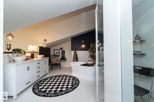 304 14 Mission Avenue, St. Albert, AB - Indoor Photo Showing Bathroom