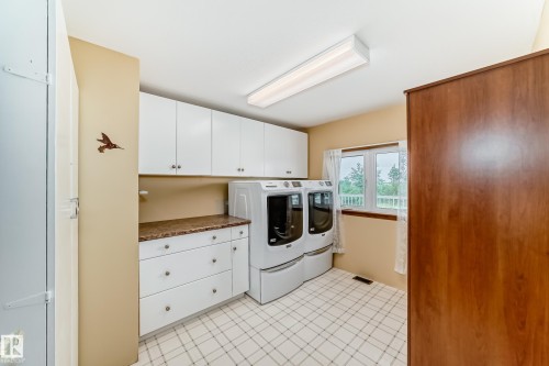 25027 Twp Rd 484, Rural Leduc County, AB - Indoor Photo Showing Laundry Room