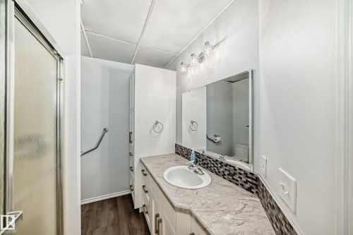 25027 Twp Rd 484, Rural Leduc County, AB - Indoor Photo Showing Bathroom