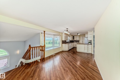 25027 Twp Rd 484, Rural Leduc County, AB - Indoor