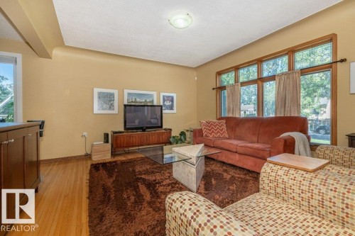 13539 110A Avenue, Edmonton, AB - Indoor Photo Showing Living Room