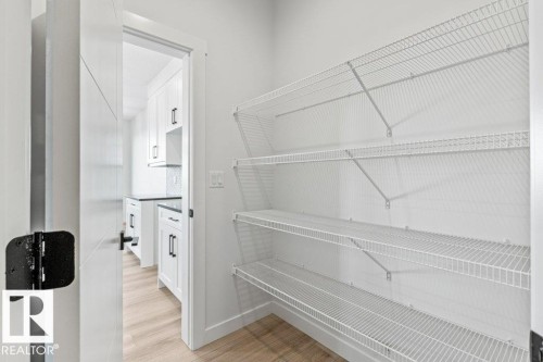 5018 53 Ave, Calmar, AB - Indoor With Storage