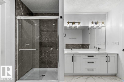 5018 53 Ave, Calmar, AB - Indoor Photo Showing Bathroom