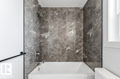 5018 53 Ave, Calmar, AB - Indoor Photo Showing Bathroom