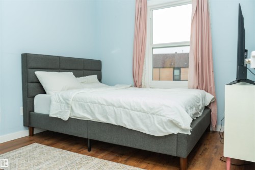 12070 25 Avenue, Edmonton, AB - Indoor Photo Showing Bedroom