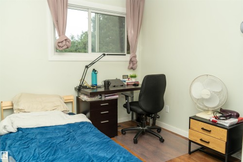 12070 25 Avenue, Edmonton, AB - Indoor Photo Showing Bedroom