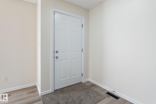 2912 31 Street, Edmonton, AB - Indoor Photo Showing Other Room