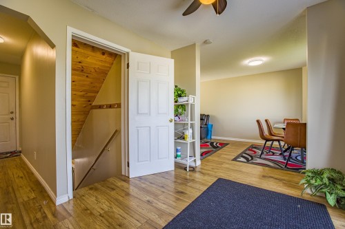 1534 49A Street Nw, Edmonton, AB - Indoor Photo Showing Other Room