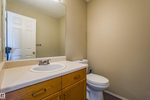 1534 49A Street Nw, Edmonton, AB - Indoor Photo Showing Bathroom