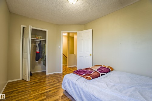 1534 49A Street Nw, Edmonton, AB - Indoor Photo Showing Bedroom