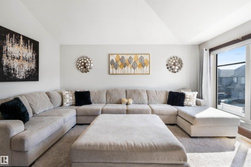3223 Allan Way, Edmonton, AB - Indoor Photo Showing Living Room